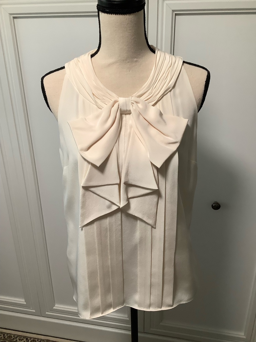 Kate Spade 100% Silk Sleeveless Bow-Front Women’s Top in Light Cream M